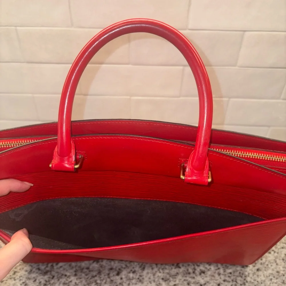 ❤️ Louis Vuitton Vintage Epi Leather Riviera Bag